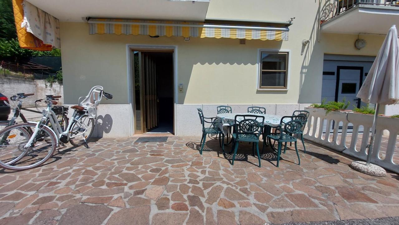 Narcisa Patio Apartment Bardolino Eksteriør bilde